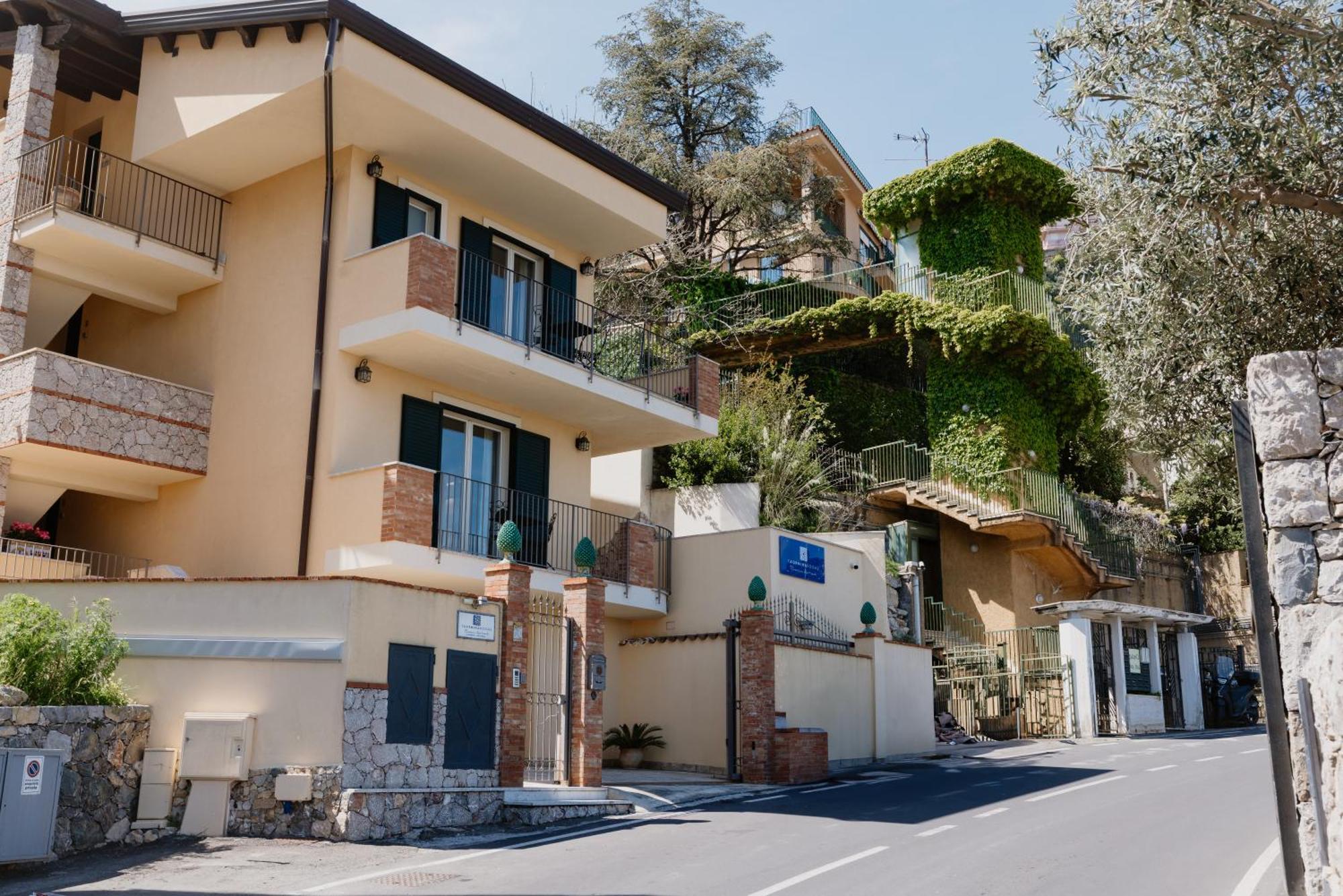 Villa Da Vinci Luxury Panoramic Apartments - Taormina Rooms Collection Экстерьер фото