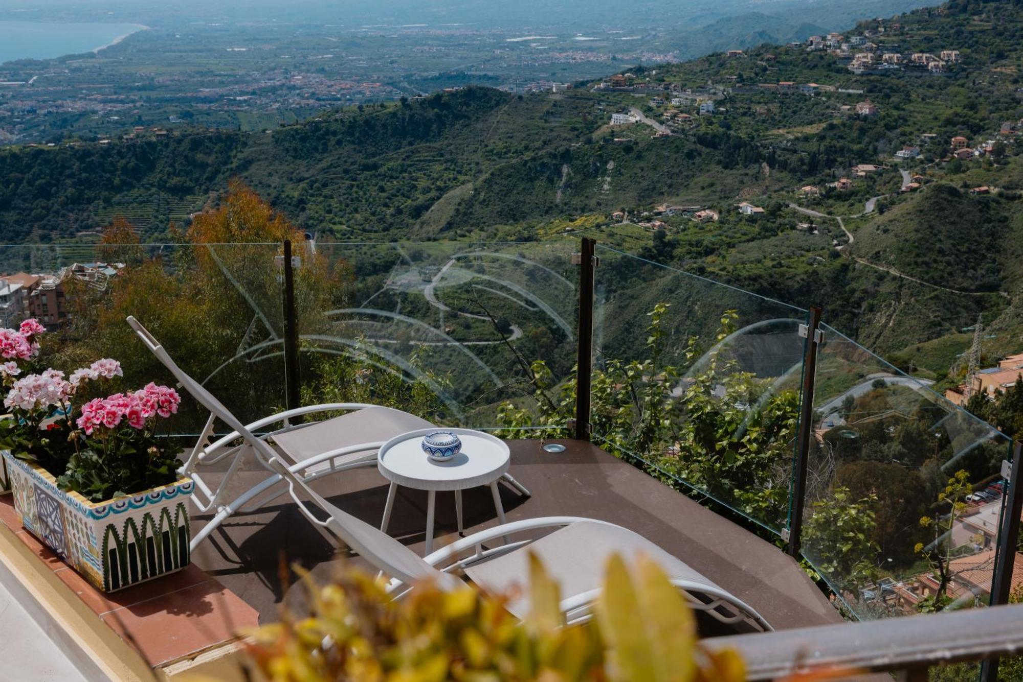 Villa Da Vinci Luxury Panoramic Apartments - Taormina Rooms Collection Экстерьер фото