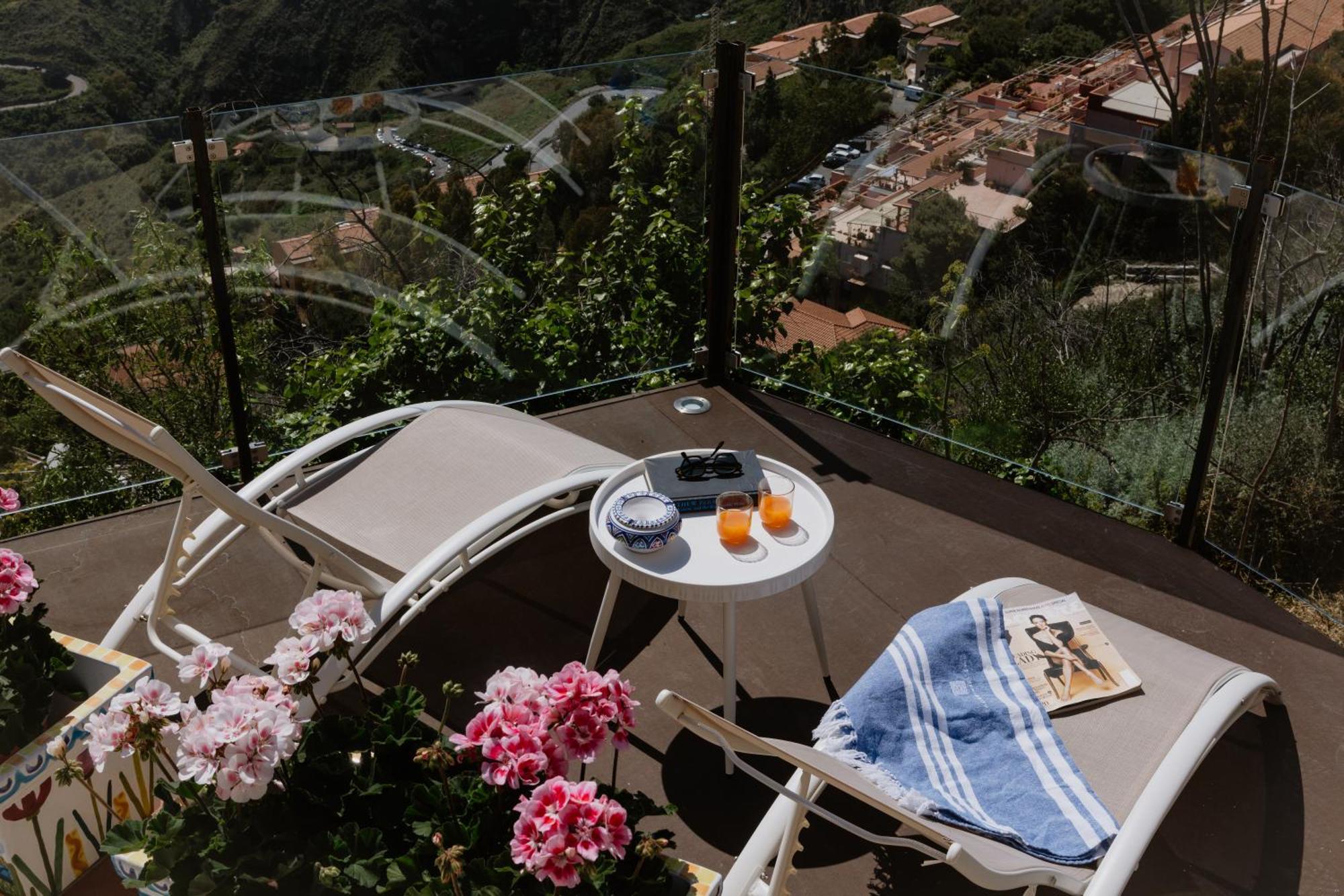 Villa Da Vinci Luxury Panoramic Apartments - Taormina Rooms Collection Экстерьер фото