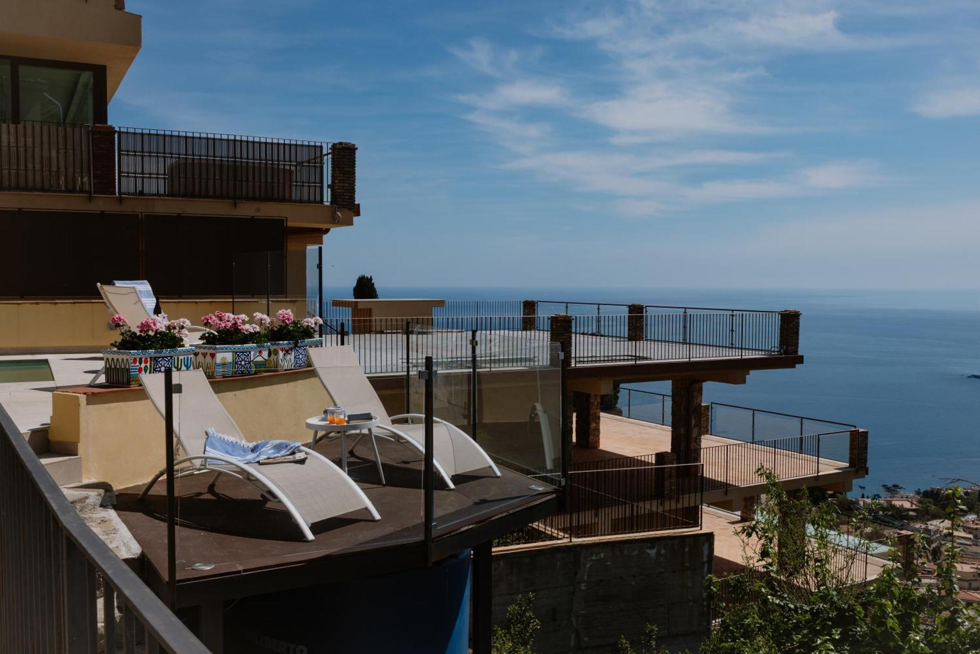 Villa Da Vinci Luxury Panoramic Apartments - Taormina Rooms Collection Экстерьер фото